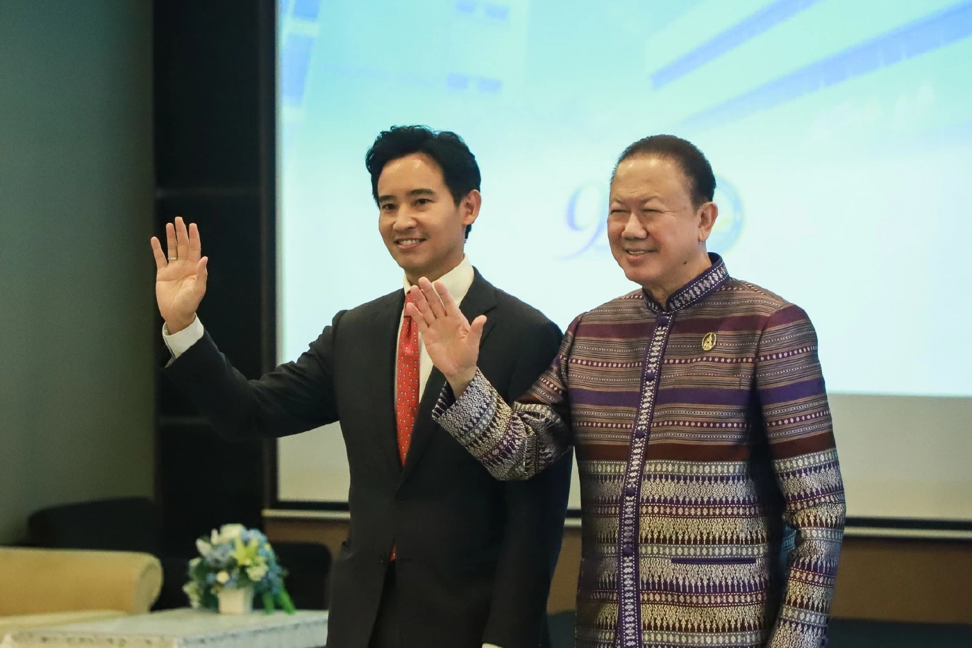 "พิธา"ประกาศชัด หนุน "ศิริกัญญา" นั่งรมว.คลัง การันตีดีที่สุดในช่วงนี้