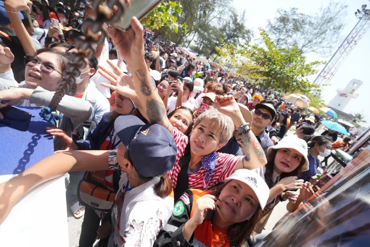 “พิธา” ร่วมคาราวานภาคตะวันออก อ้อนชาวจันทบุรี – ระยอง กา “ก้าวไกล” 
