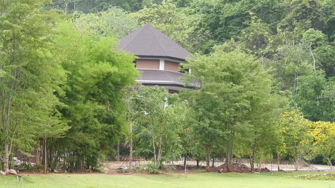 ผู้ใหญ่บ้าน แฉ"สมีคม"ห้ามถ่ายภาพในวัดป่าเด็ดขาด พื้นที่วัดอยู่ในป่าสงวนฯ