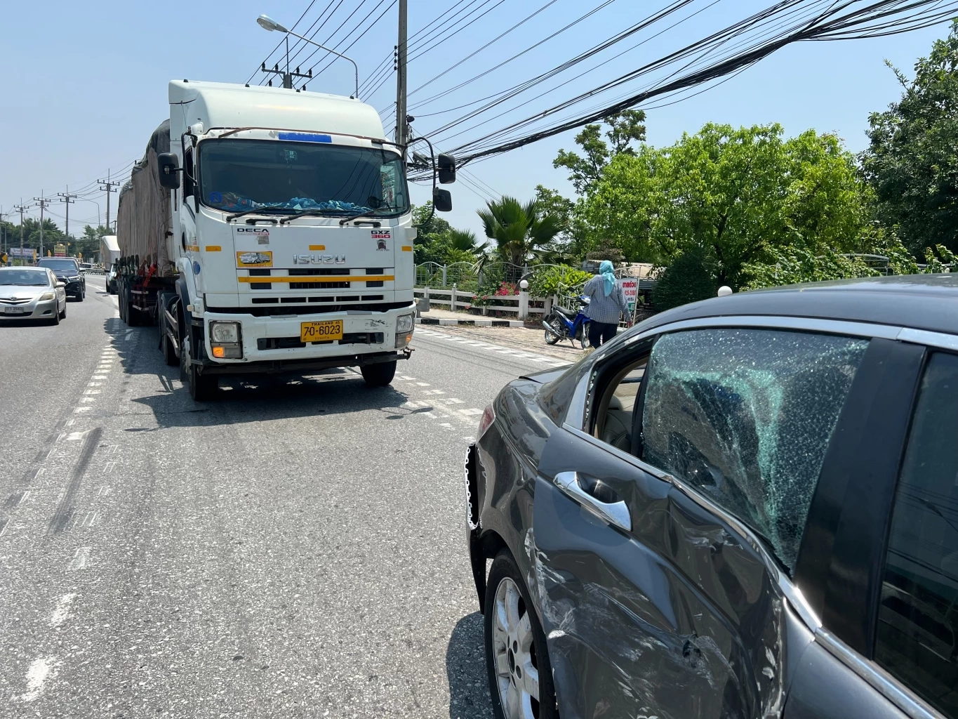 "หน.พรรคไทยสมาร์ท" รอดตายปาฏิหาริย์ โดนรถพ่วง 22 ล้อ ชนท้าย เชื่อผลบุญช่วย