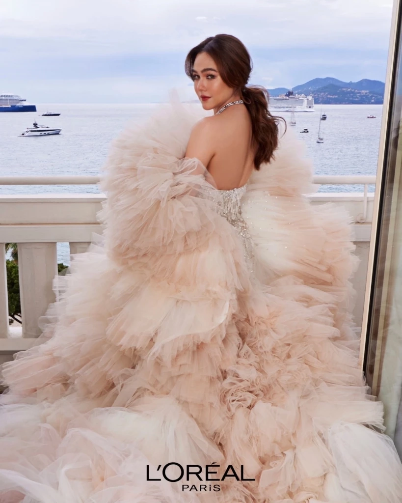 เจาะเมคอัพลุค “ชมพู่ อารยา” กับชุดสับๆเฉิดฉายบนพรมแดงเมืองคานส์ วันที่ 2