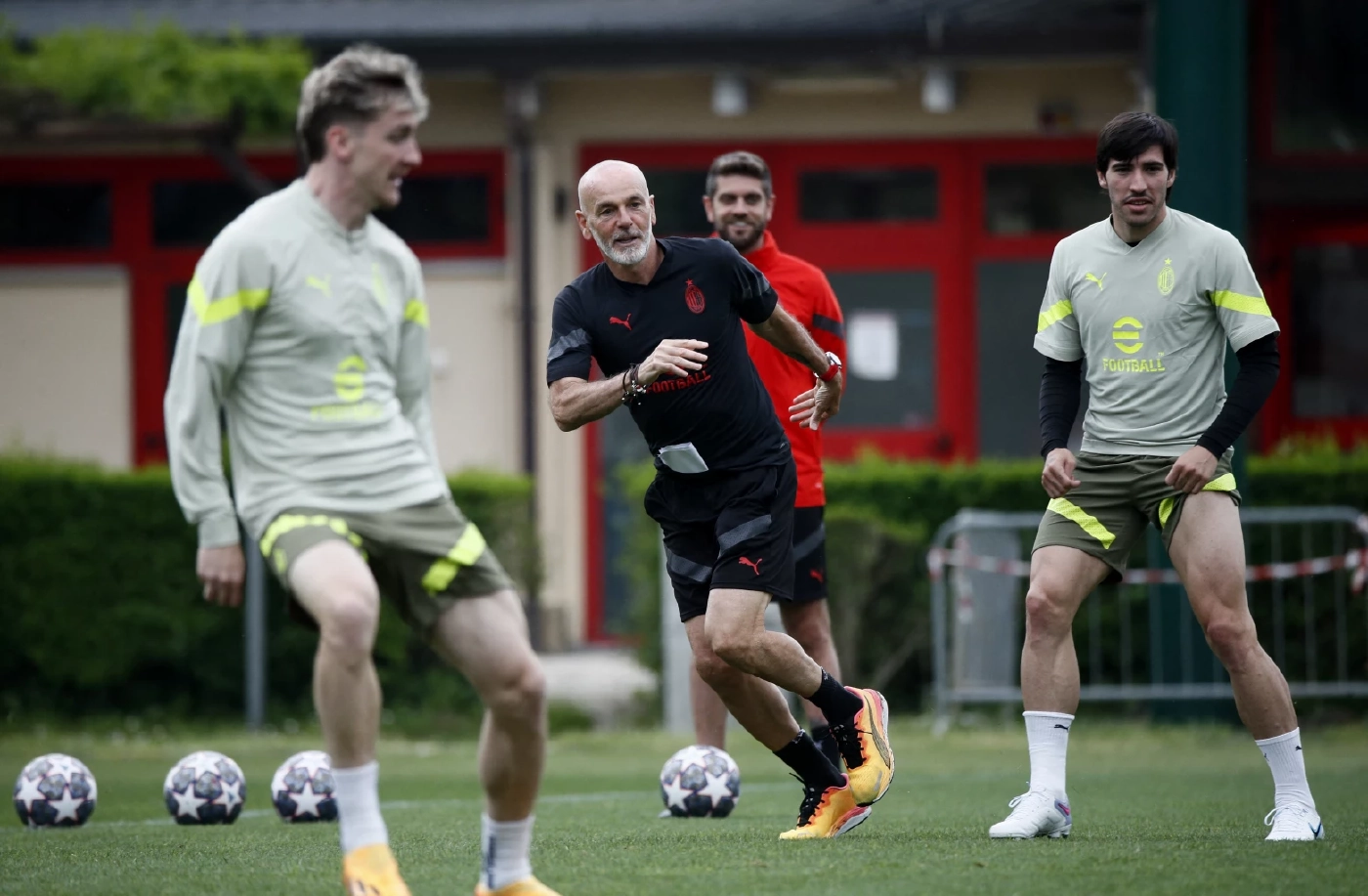 ดูบอลสด "มิลาน vs อินเตอร์" ตัดเชือกยูซีแอลคืนนี้ เช็กสถิติ-ความพร้อมล่าสุด