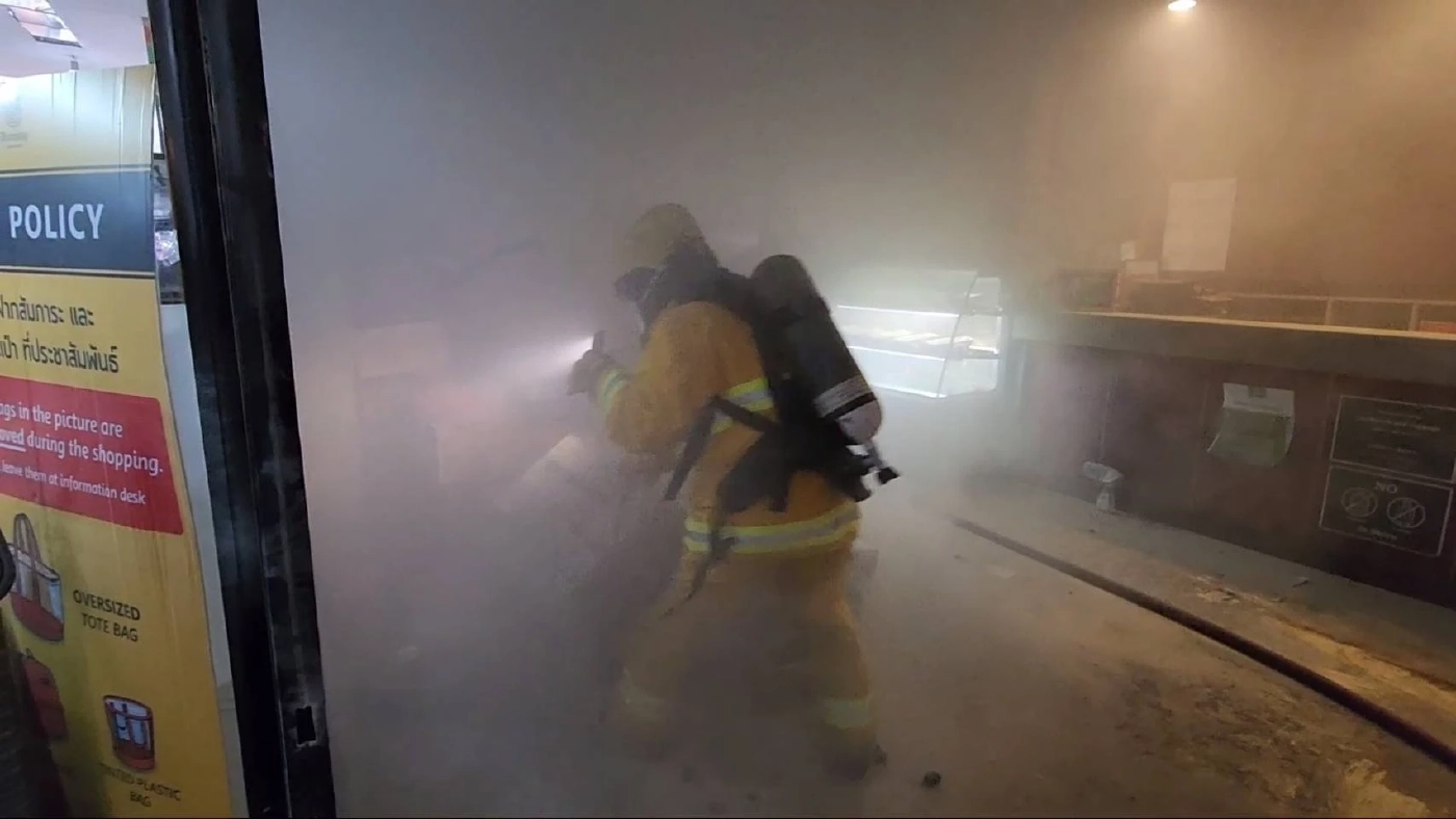 ไฟไหม้ซูเปอร์มาร์เก็ตชื่อดัง เมืองเชียงใหม่ ลูกค้าแตกตื่นหนีตายวุ่น