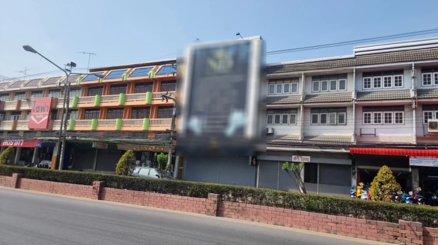 ร้านเพชรดังกระทุ่มแบน โกงออมเพชร