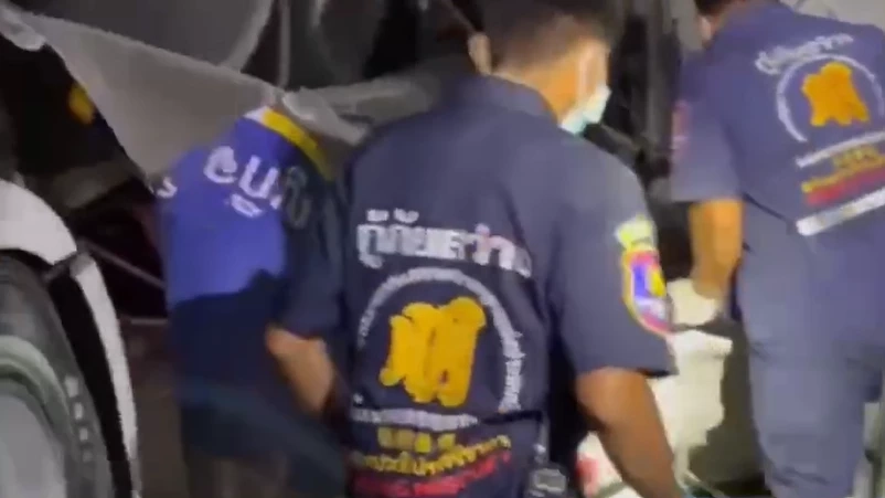 สยอง! รถบรรทุกน้ำมันจอดซ่อมถัง คนงานพลาดท่า "บึ้มสนั่น" ร่างกระจุย ดับ 2 ราย