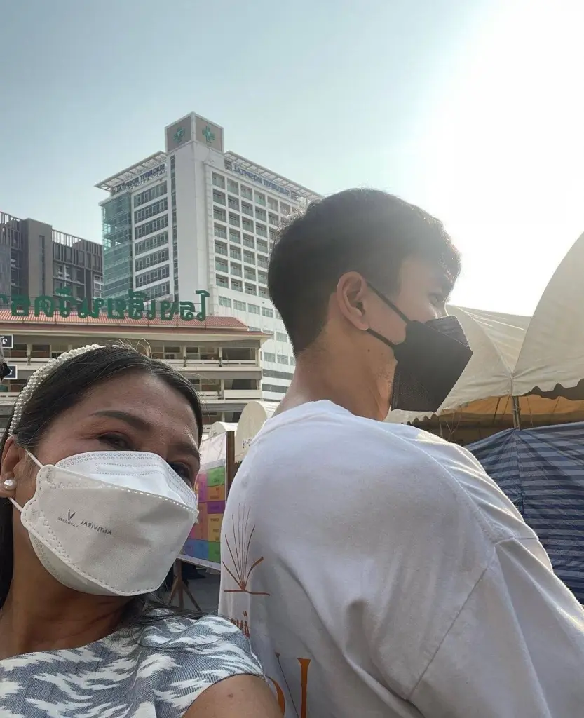 แม่แก้ว กับ ณเดชน์ 