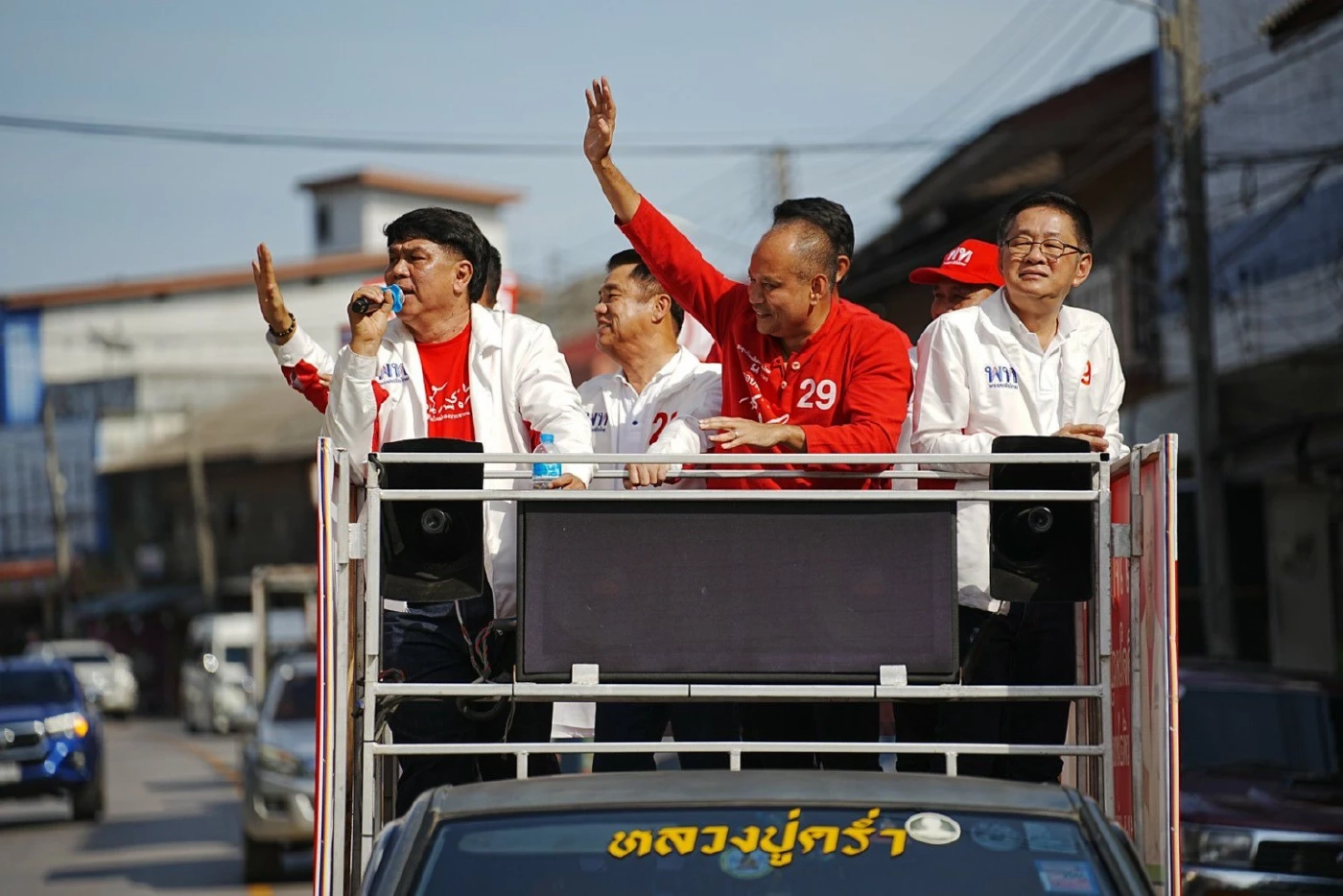 "มาดามนครบาล" ลุยหาเสียงเขตดอนเมือง เมินโพล "ก้าวไกล" เร่งเครื่องจี้ติด