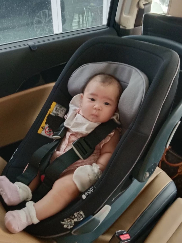 เปิดภาพความน่ารัก โกนผมไฟ น้องมีตังค์ หลานสาวแห่งบ้าน ศิระฉายา