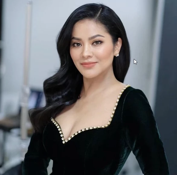 "ตั๊ก ศิริพร" โพสต์โต้ หลังเจอดราม่า ชาวเน็ตลาวไม่พอใจร้องเพลงในวัด