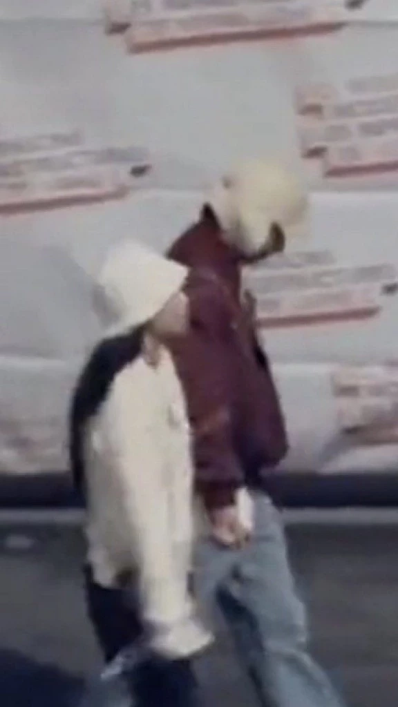 จับตาสัมพันธ์ วี BTS-เจนนี่ Blackpink หลังมีภาพหลุดออกเดทริมแม่น้ำแซน