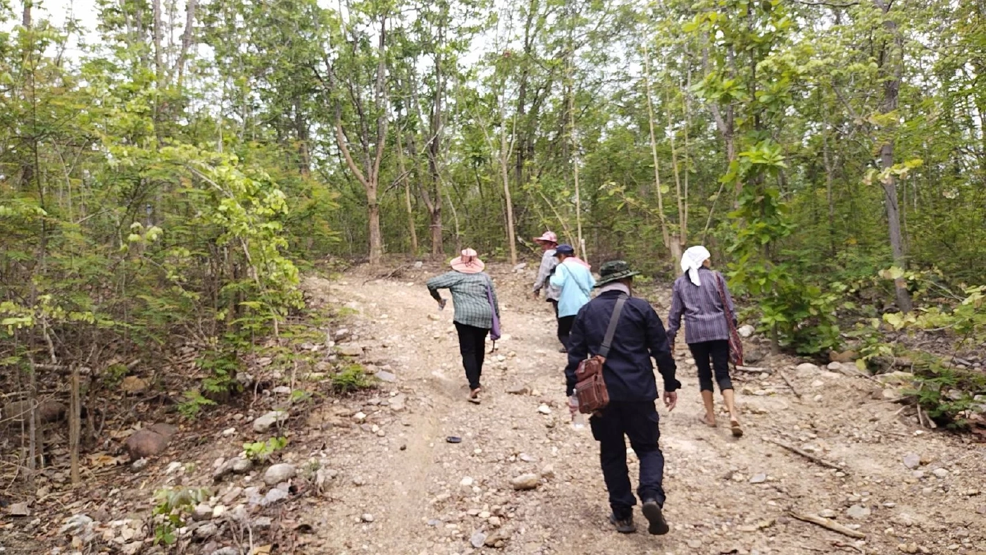 ทำพิธีจุดธูป หมากกำปูใบ บอกกล่าวเจ้าป่า ขอให้พบ“น้องปิงปอง”