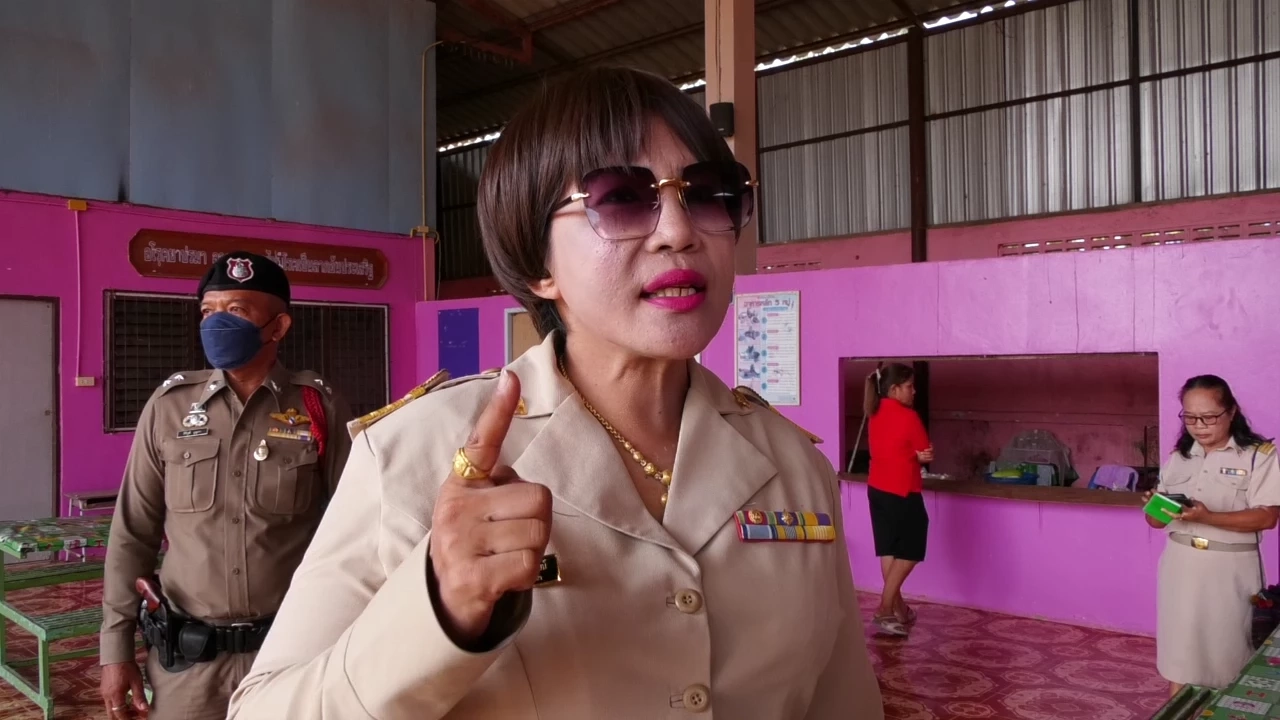 ผู้อำนวยการโรงเรียนยืนยัน อาหารกลางวันถูกหลักโภชนาการ