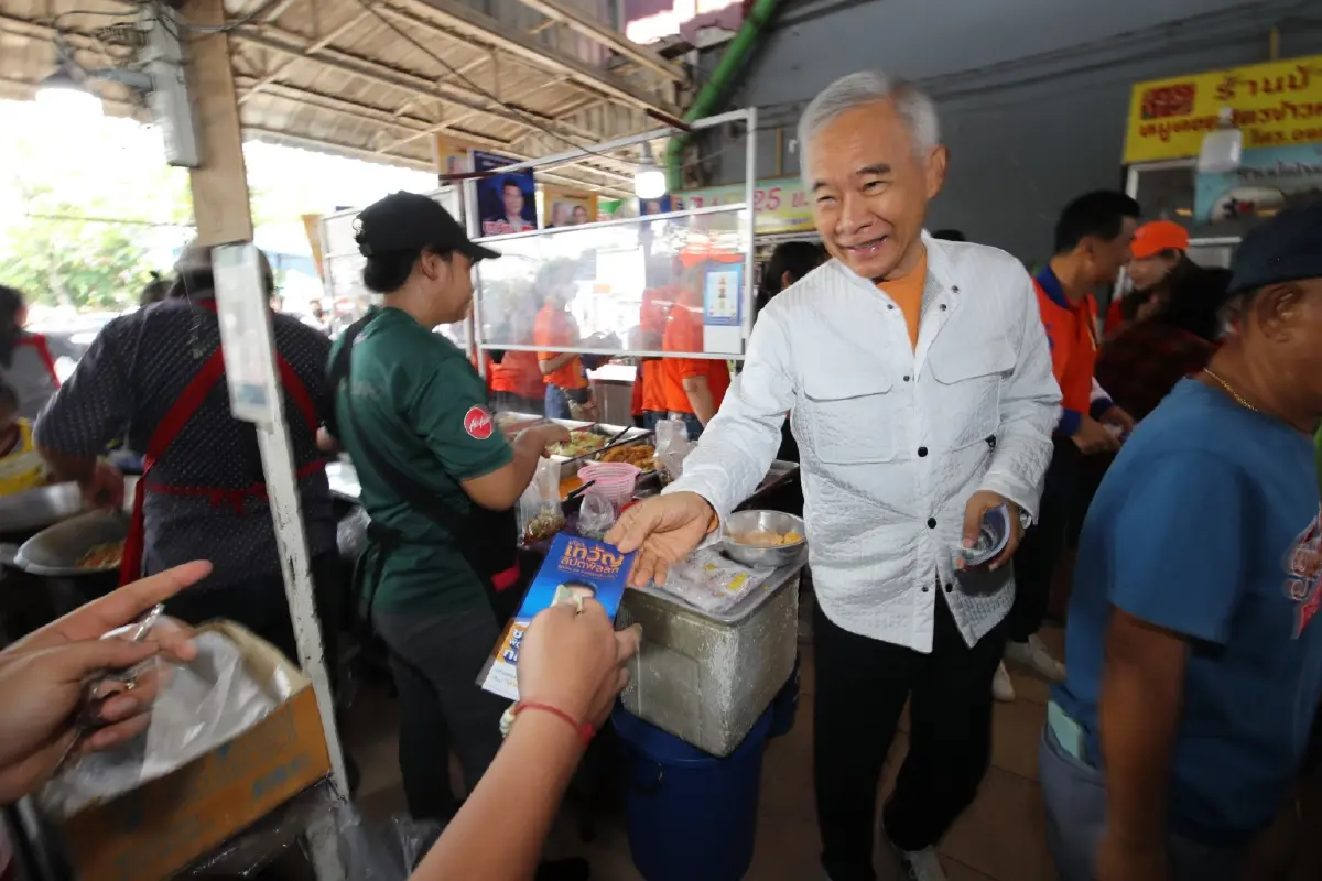 "สุวัจน์"ควง"เทวัญ" หาเสียง  มั่นใจโคราชโนมิกส์โดนใจลูกหลานย่าโม