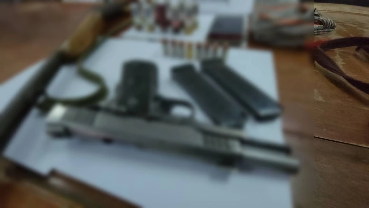 จับแล้ว เจ้าของร้านชำ รัวยิงหนุ่ม 8 นัด ดับคา จยย. อ้างถูกด่า