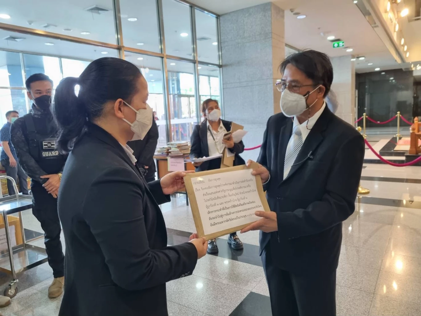 ทนายธีรยุทธ ร้อง อสส. ยื่นศาล รธน. สั่ง "พิธา" ยุติแก้ไขหรือยกเลิก ม.112