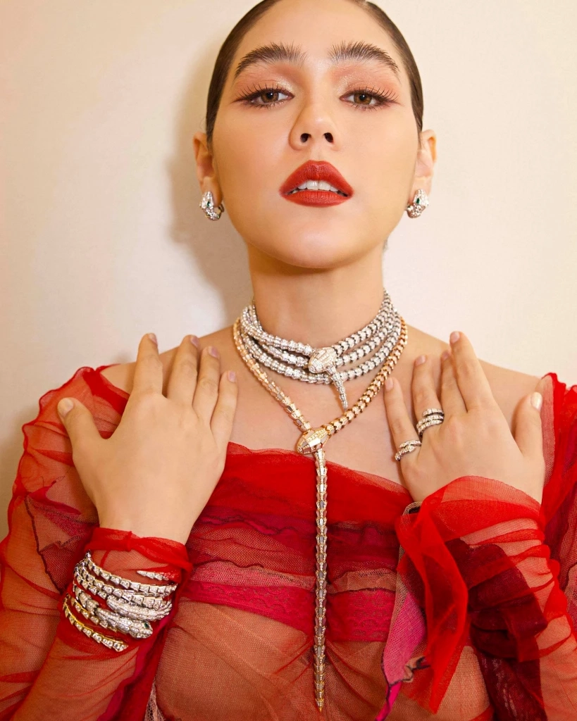 ซูมกันให้ชัดๆเหล่าคนดัง 'งัดเครื่องเพชร' ใส่ฟาดบนพรมแดงคานส์ครั้งที่ 76