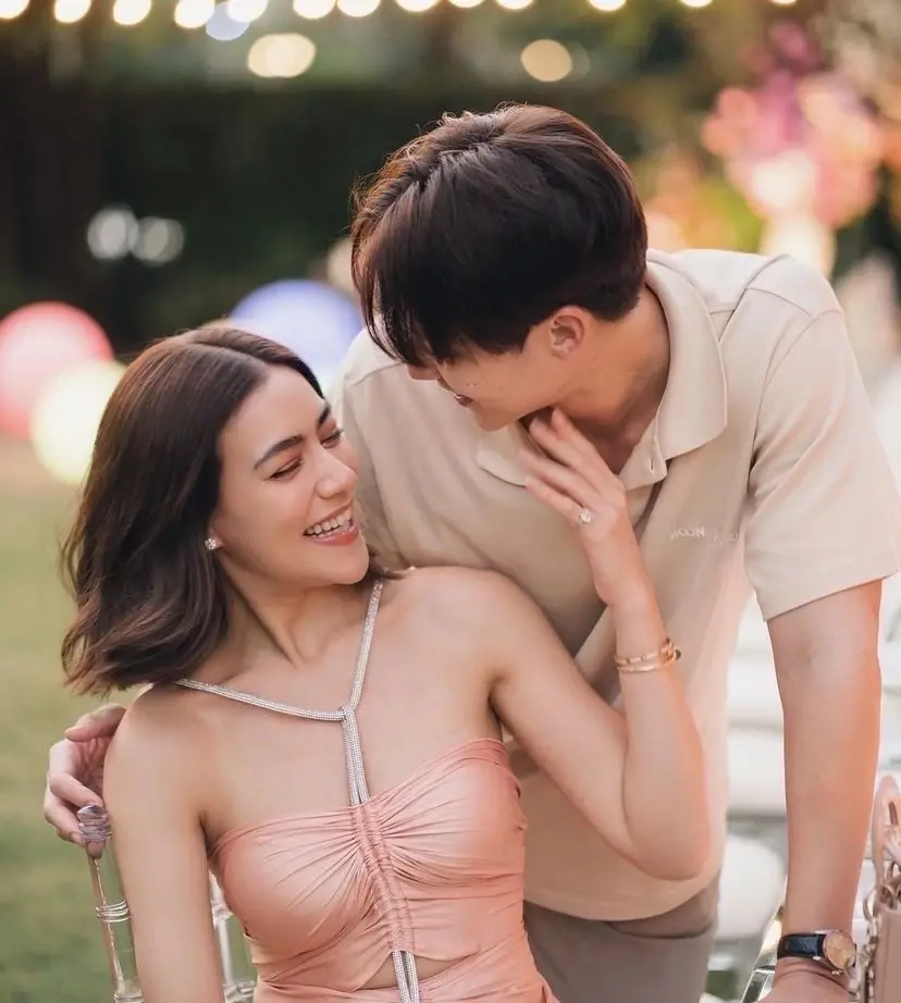 หมาก-คิมเบอร์ลี่ สาดความหวาน เล่าความหมายที่แฝงในการ์ดงานแต่ง