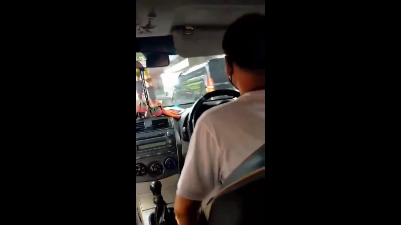 ชำระแค้น โชเฟอร์แท็กซี่ถูกวินเถื่อนข่มขู่ปี 63 เจอคู่ปรับ อัดคลิปจับส่งตร.