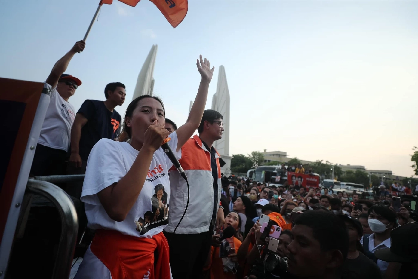 "ไอซ์ รักชนก" ยอมรับเคยสนับสนุนการทำรัฐประหาร เพื่อให้ "ลุงตู่" เป็นนายกฯ