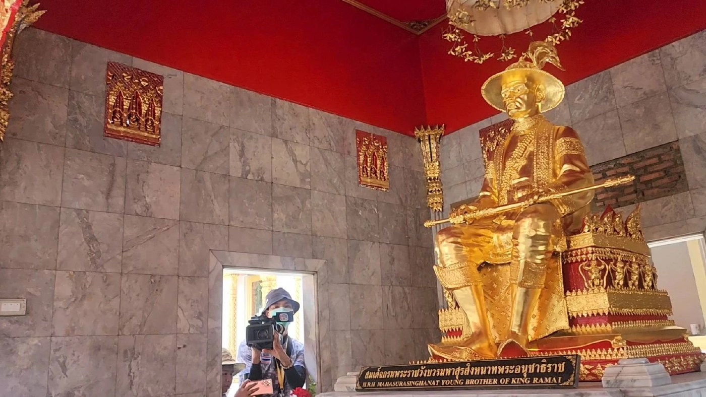 "บิ๊กตู่" ปิดจ็อบหาเสียง เข้าวัดชนะสงคราม ขอพร "กรมพระราชวังบวร"