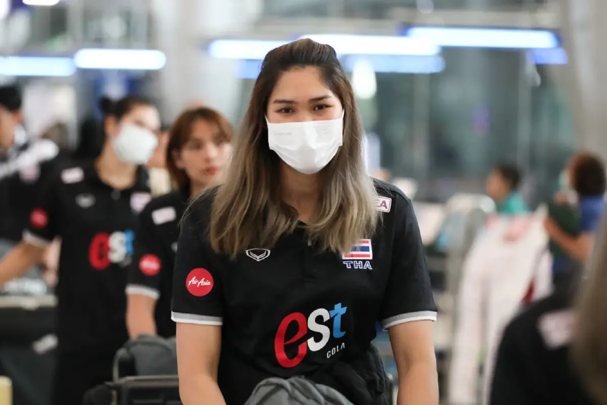 นักตบสาวกลับถึงไทย ก่อนลุยศึก "VNL2023" สนาม 3