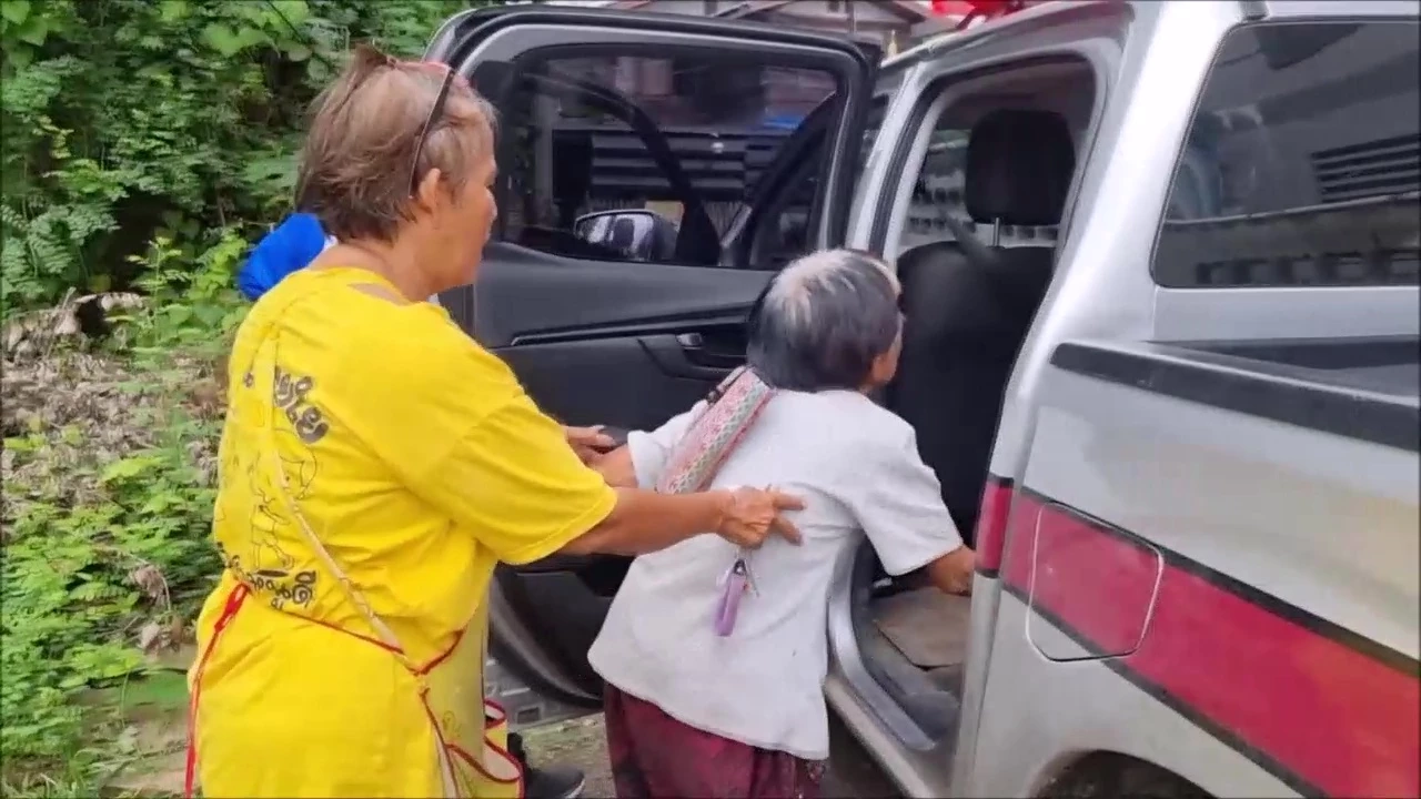 แม่วัย 81 ปี น้ำตาไหล แจ้งจับลูกชายเทวดา เมาอาละวาดจะผลาญเงิน แถมยังขู่จะฆ่า