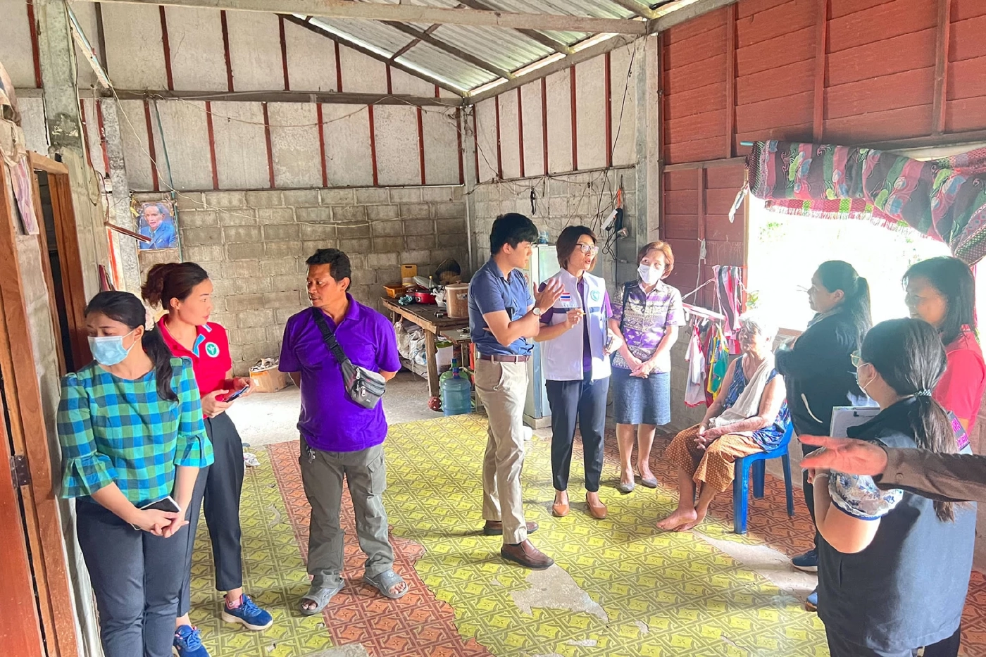 ตะลึง!! พบ ด.ช.วัย 15 เก็บตัวแต่ในห้อง ไม่อาบน้ำนาน 3 ปี เหตุเพื่อนรังแก