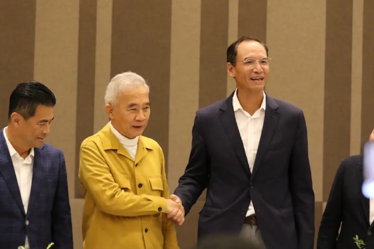 "สุวัจน์" เตรียมประชุมเคาะหัวหน้าใหม่ ยันจากกันด้วยดี หลัง "กรณ์" ลาออก