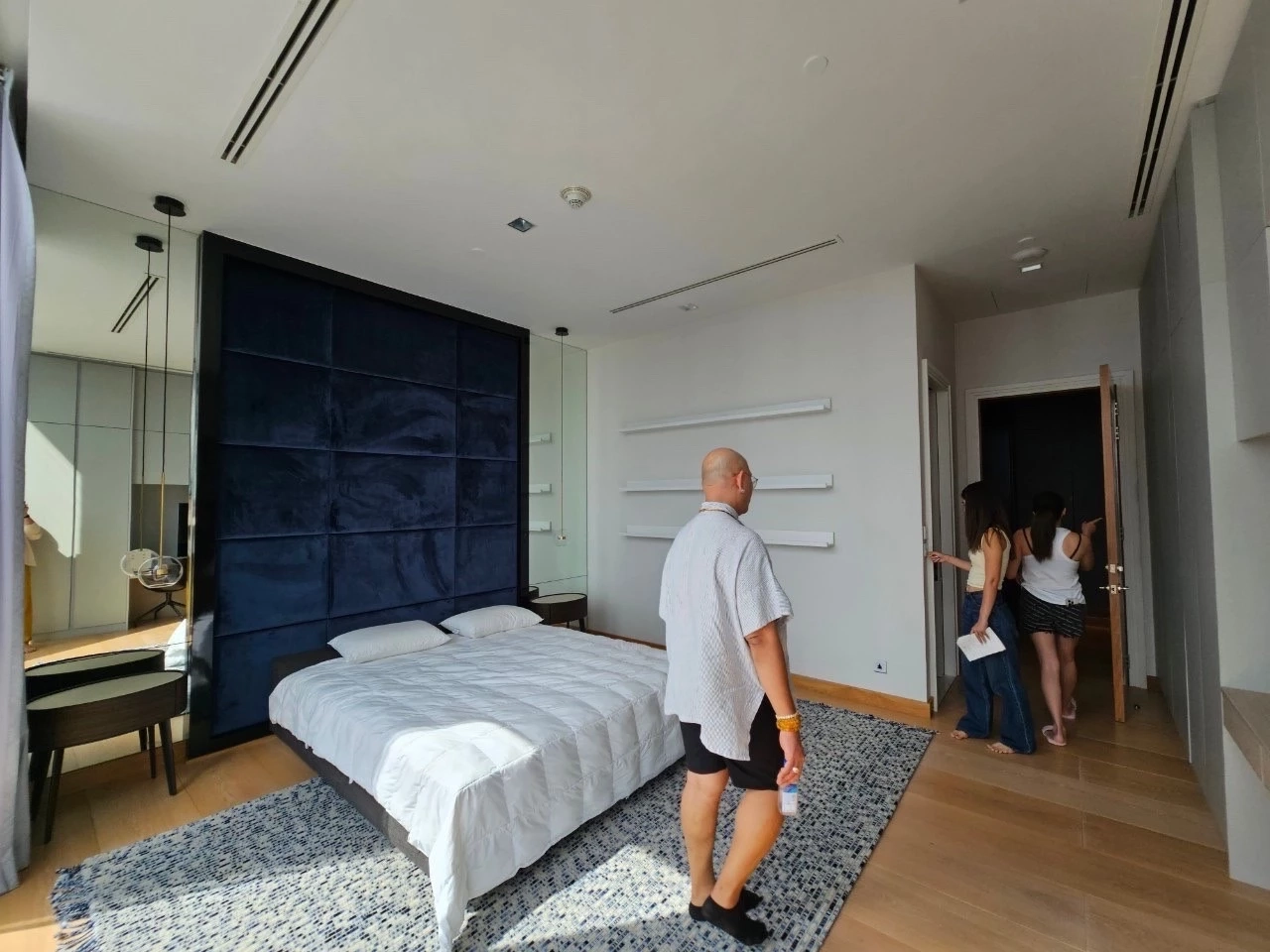 ซินแสเป็นหนึ่ง ยกนิ้ว ฮวงจุ้ยคอนโด สาวแซ่บคนนี้สุดปัง 