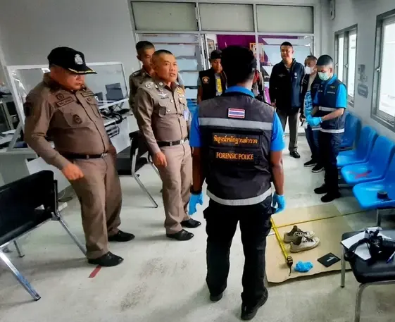 ผงะ! ชาวบ้านไปกรีดยาง พบศพชายนิรนาม ถูกยิงทิ้งริมถนนสายเปลี่ยว