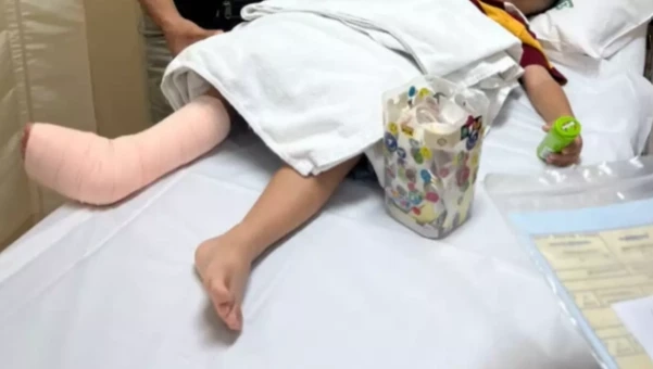 แห่แชร์ คลิปทางเลื่อน "สนามบินดอนเมือง" ดูดเท้าเด็กชาย ต้องงัดนาน 30 นาที