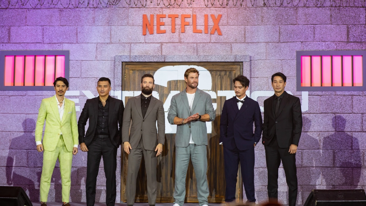 ตัวพ่อสายบู๊ อนันดา - ป้อง ณวัฒน์ บินกระทบไหล่ ดารานำใน EXTRACTION 2