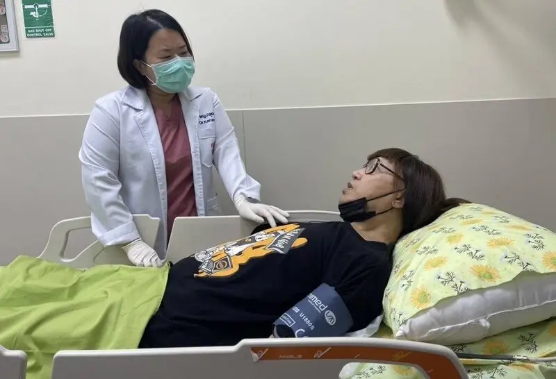  "มัม ลาโคนิคส์" อยู่ไอซียูรอดูอาการ หลังสโตรก เส้นเลือดในสมองตีบ