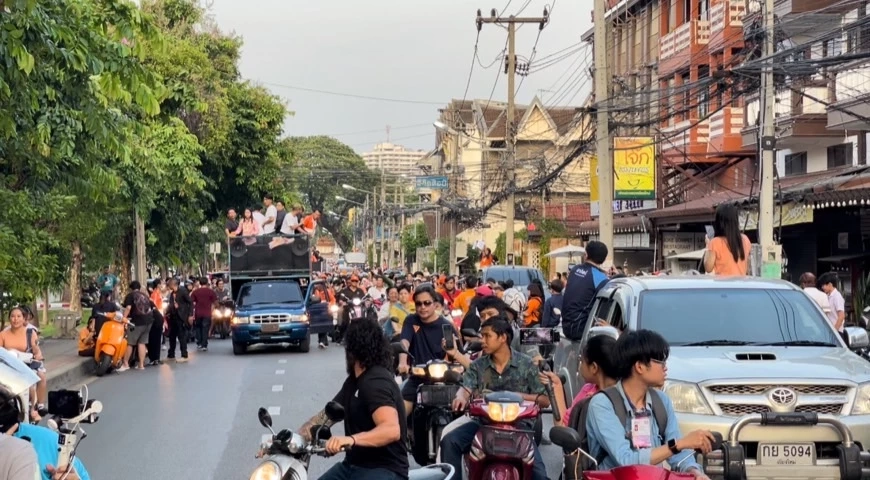 "พิธา" ชวนชาวเชียงใหม่ หนุนนั่งนายกฯคนที่ 30 หวังปิดตายวงจรปรสิต