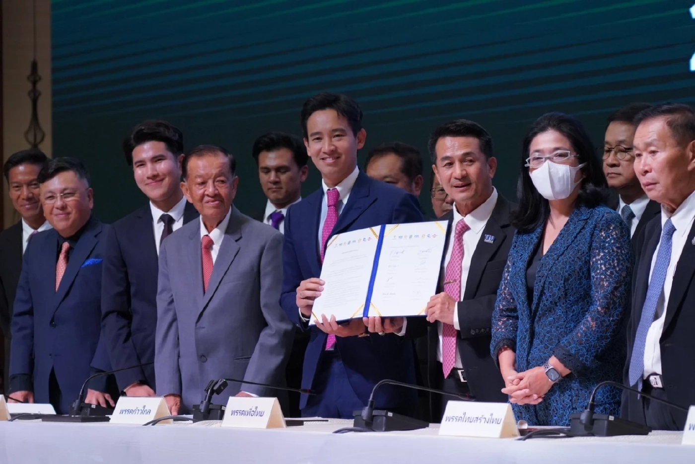 "โรม" สวนกลับ ทำรับไม่ได้ ปมเปลี่ยนวันชาติ เรื่องจริงทางประวัติศาสตร์หลังเกิดรัฐประหาร