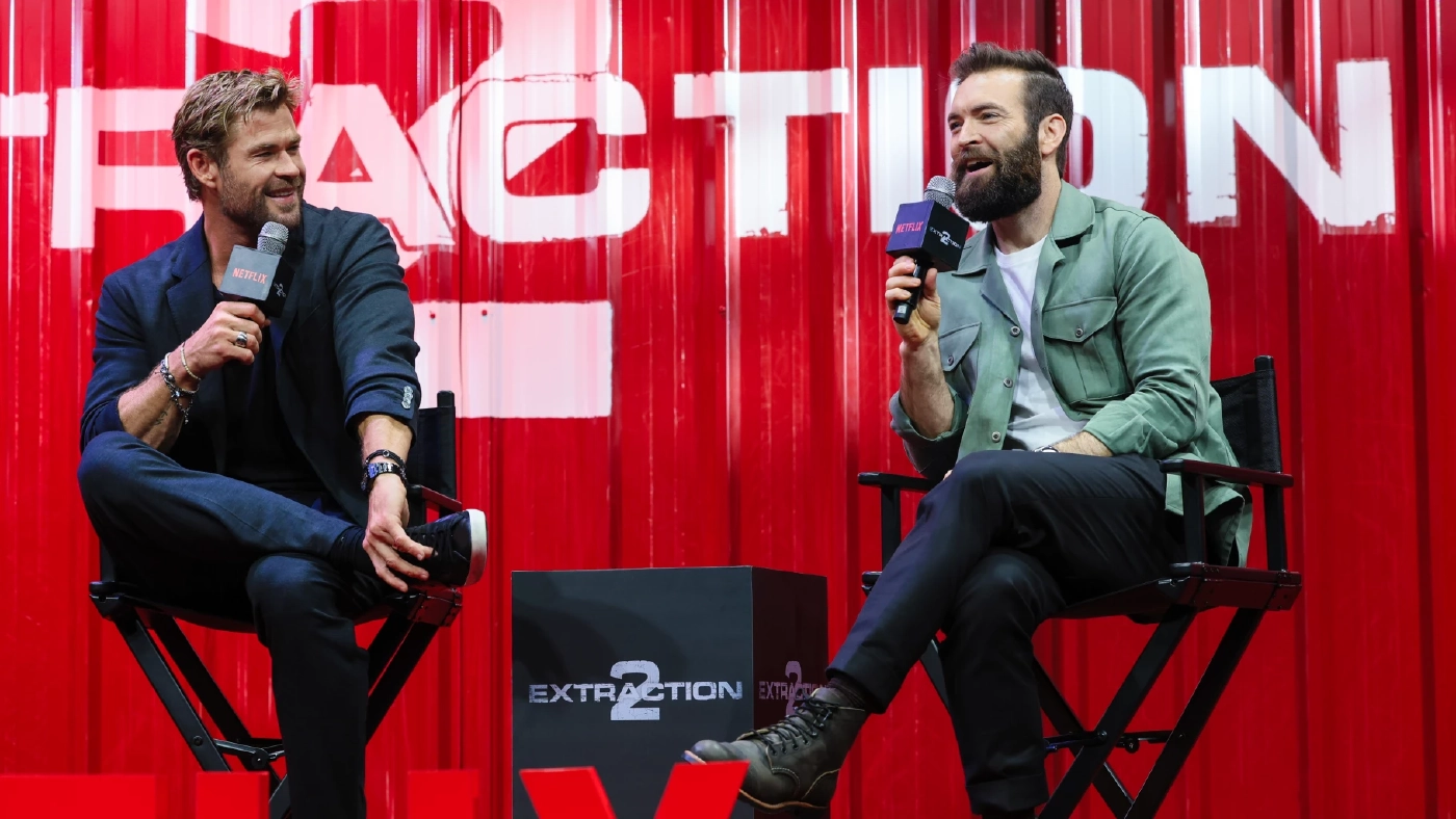 ตัวพ่อสายบู๊ อนันดา - ป้อง ณวัฒน์ บินกระทบไหล่ ดารานำใน EXTRACTION 2