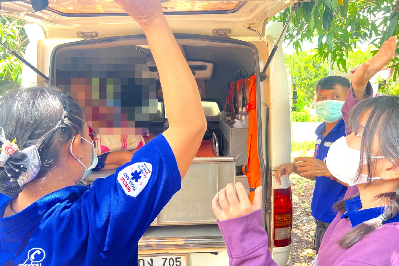 ตะลึง!! พบ ด.ช.วัย 15 เก็บตัวแต่ในห้อง ไม่อาบน้ำนาน 3 ปี เหตุเพื่อนรังแก