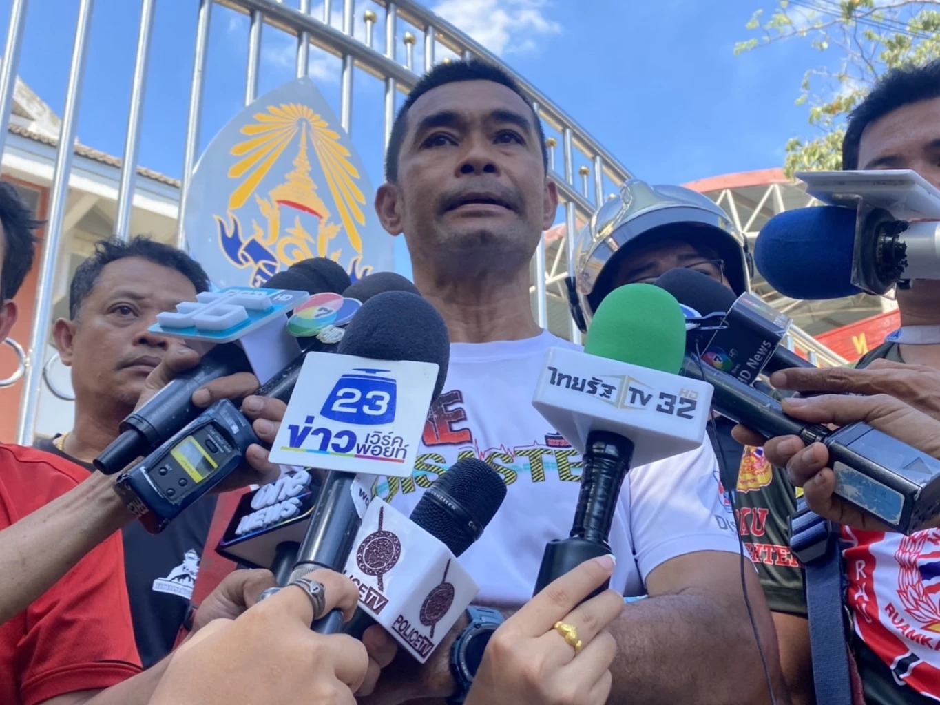 นายกิติศักดิ์ พวงบุปผา ผู้เชี่ยวชาญด้านการดับเพลิง 