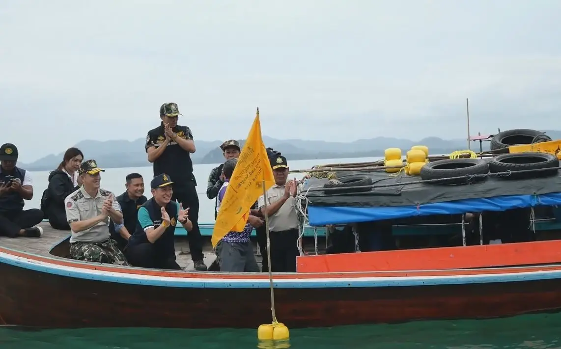 กรมอุทยานฯ วางแนวทุ่นชะลอความเร็วเรือ "บ้านเกาะมุกด์" อนุรักษ์พะยูน