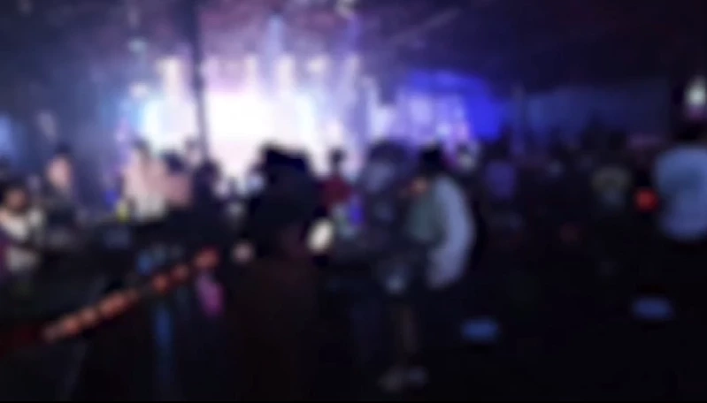 ผู้การฯ ภูเก็ต สั่งเด้ง 5 เสือ สภ.กะทู้ พร้อมตั้งสอบ เซ่นกรณีจับ 2 สถานบันเทิง