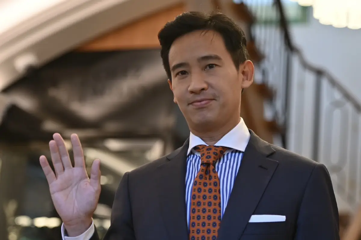 นายพิธา ลิ้มเจริญรัตน์ ส.ส.บัญชีรายชื่อ พรรคก้าวไกล และแคนดิเนตนายกรัฐมนตรี