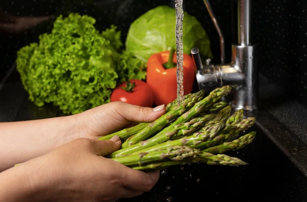 เปิด 5 วิธีลดเสี่ยงสารเคมีในผักผลไม้ อร่อยได้อย่างปลอดภัยไร้สารพิษ