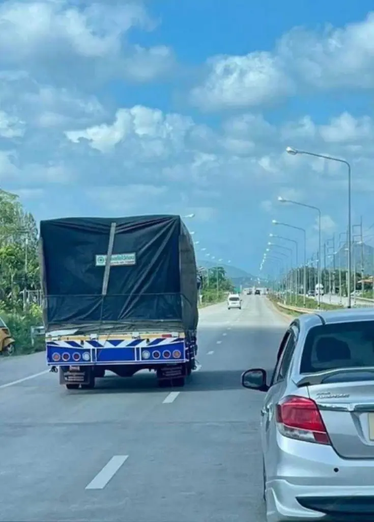 แลกหมัดยกสอง "อัมรินทร์" ลั่นมีหลักฐานเอาผิด จนท.ด่านอรัญ ให้รอเข้าคุก