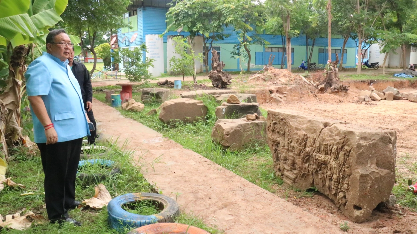 นายรักชาติ กิริวัฒนศักดิ์ ประธานสภาองค์การบริหารส่วนจังหวัด (อบจ.) นครราชสีมา