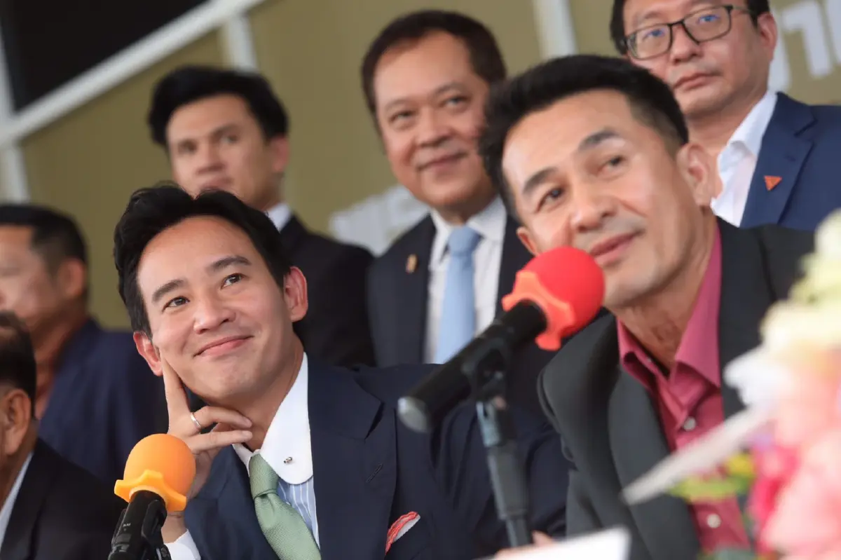 "ภูมิธรรม" ยัน "เพื่อไทย" ไม่สลับขั้วทิ้ง "ก้าวไกล" ตามข่าวลือ
