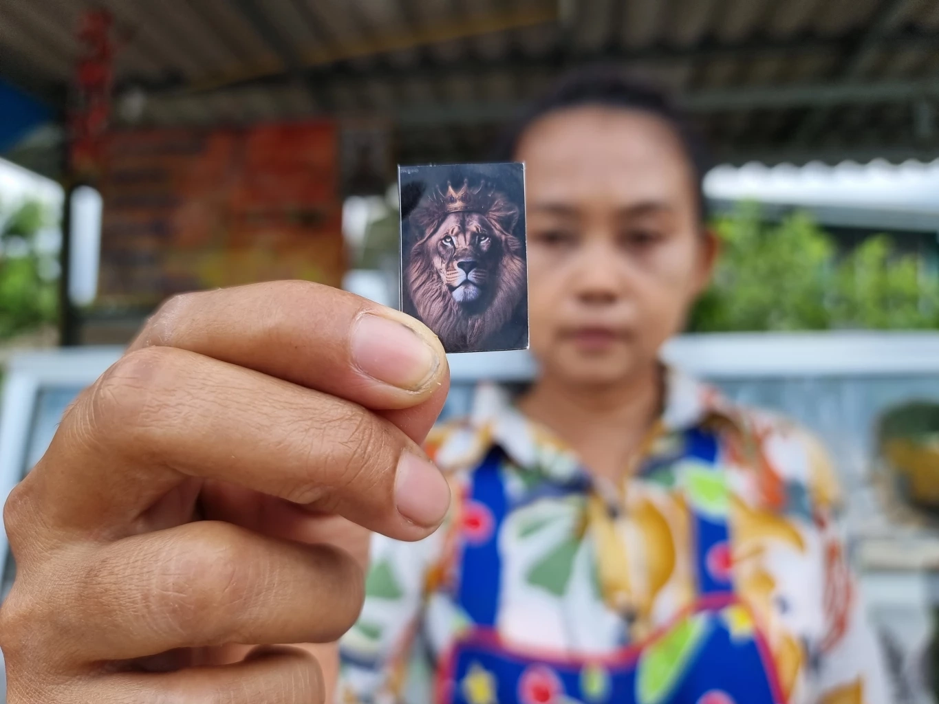 แม่ค้ากล้วยทอดแจ้งความ ถูกรีด"ส่วยสติกเกอร์" ฟาดแรง"ไม่รู้จักทำมาหากิน"