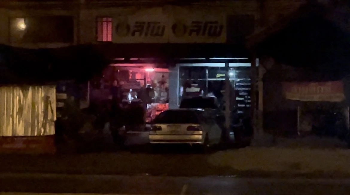 สาวคาราโอเกะอ่างทอง รับงานเสริมขายบริการ เจอลูกค้าโหดบังคับ - ซ้อมน่วม