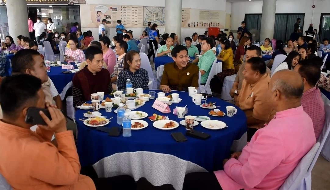 ฮือฮา! ป.5 โชว์สกิลเทพ ปิดตาตีระนาดเอก ในงานสภากาแฟ (มีคลิป)