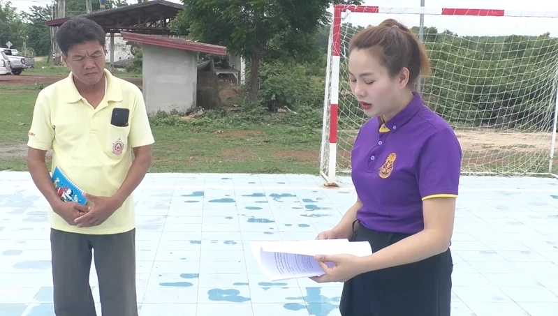 ป.ป.ช.สกลนคร ลุยตรวจสนามฟุตซอล อบต.งบ 3 ล้านเศษ ยังไม่ถึงปีใช้ไม่ได้แล้ว