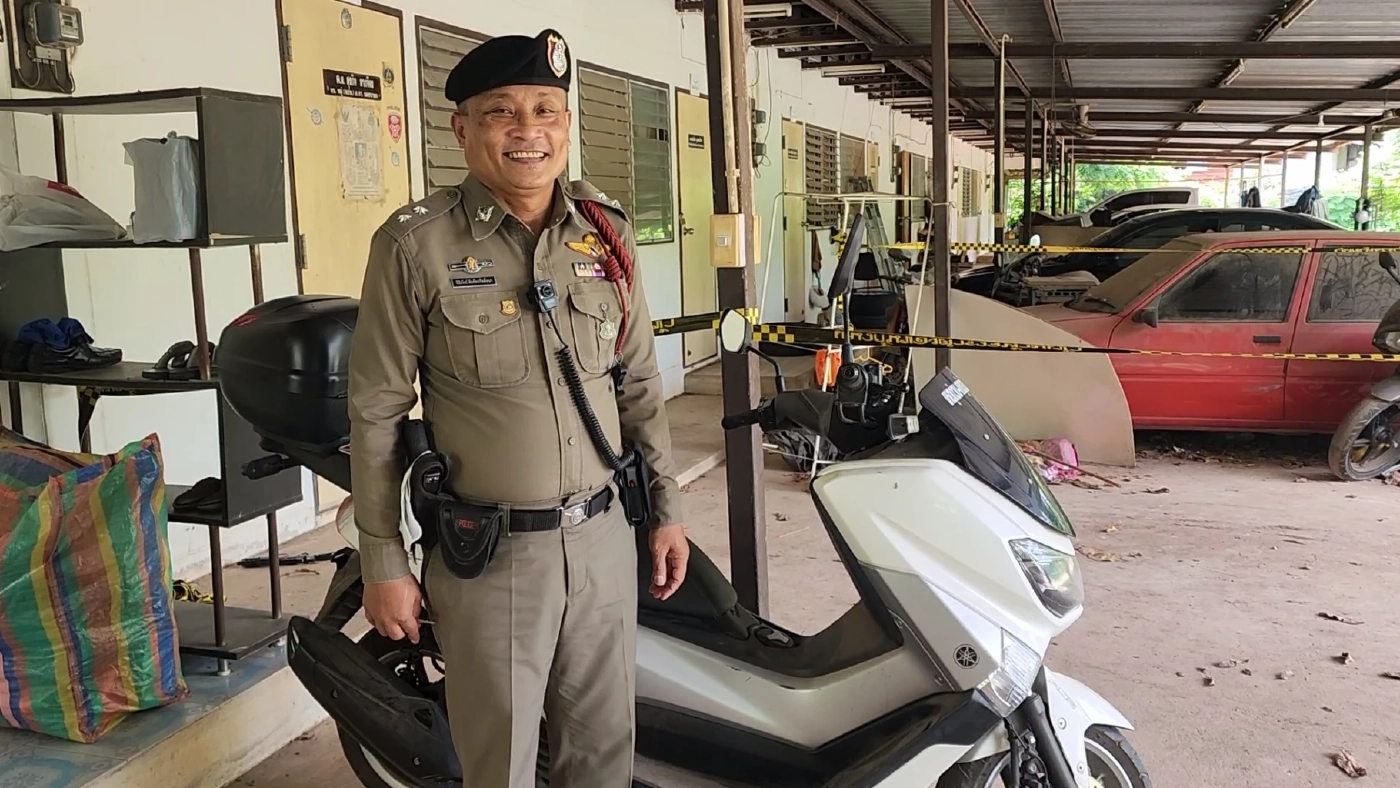 "นกกางเขนดง" ทำรังออกไข่ฟัก 4 ตัว ที่จยย.สายตรวจ ตร.ใจบุญ ยอมใช้มอ'ไซค์ส่วนตัวแทน